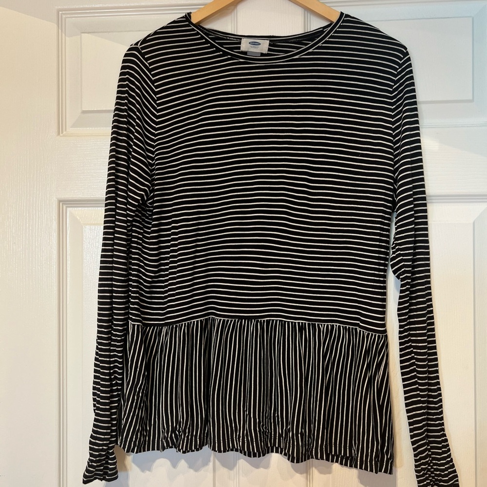 Old Navy Black and White Striped Long Sleeve Top